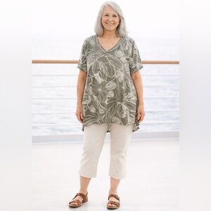 Soft Surroundings NWT Floral V-Neck Short Sleeve Top Resort Cruise Vacation Sz L